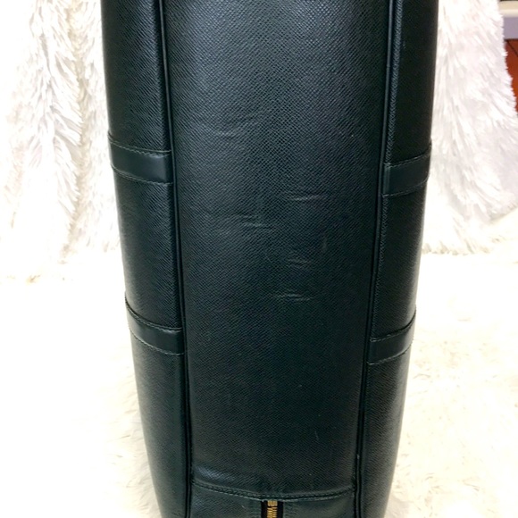 LOUIS VUITTON  HELANGA TAIGA GRN  BI 0944 ‼️FINAL SALE‼️ - Picture 4 of 10